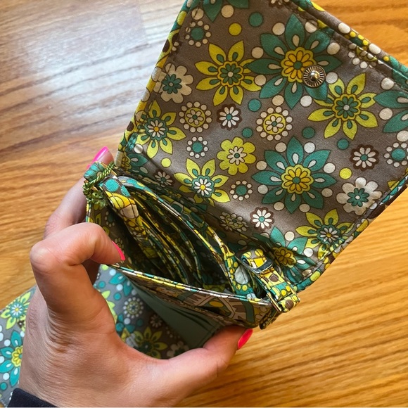 Vera Bradley tiny traveller in lemon parfait - Picture 2 of 4